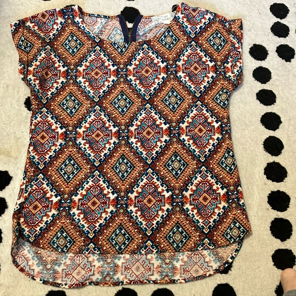 Brown short sleeve geometric print shirt